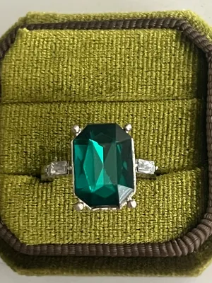 Titanium Steel Gorgeous Emerald Faux Gemstone Statement Ring Size 7 NWT thumbnail 1