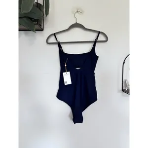 NWT Quince Deep Navy Blue Italian Cut Out One-Piece Swimsuit Sz Medium thumbnail 4