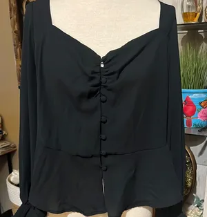 Modcloth Black Ruched Long Sleeve Blouse thumbnail 1