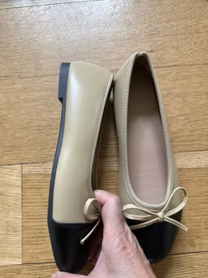Classic Two-Tone Bow Ballet Flats - Black & Cream 7 thumbnail 3