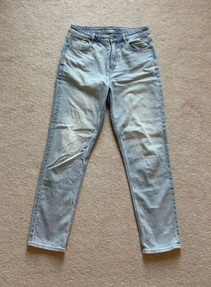American Eagle High-Rise Mom Jeans thumbnail 1