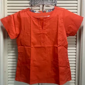 NWOT‎ Vera Bradley Medical Scrub Top thumbnail 1