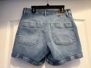 American Eagle Jean Shorts 6” Super High Waisted Relaxed Short thumbnail 2