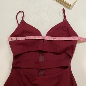 Windsor Red Cutout Mini Dress Medium Bodycon Spaghetti Strap Party thumbnail 5
