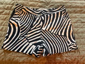 Trina Turk x INC Zebra Print Stretch Shorts Pink Trim Women’s Size 8 thumbnail 1