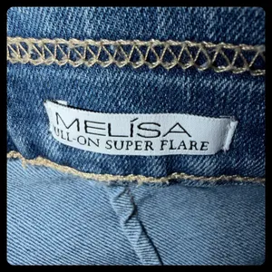 Sofia Jeans Melisa Pull-On Super Flare Women 8 Blue Seamed Raw Hem Denim thumbnail 3
