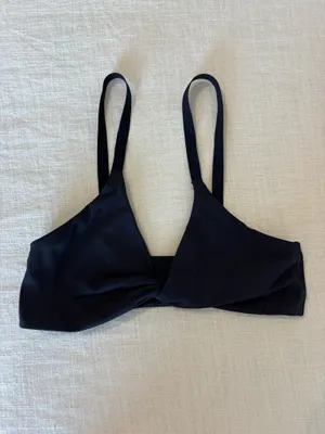 Gymshark Twist Front Bra thumbnail 2