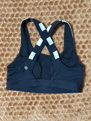 Like New Lululemon Run: Stuff Your Bra Sports Striped Black White Size 4 S thumbnail 5