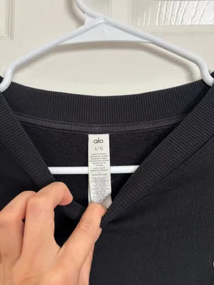 ALO Yoga Black Accolade Crew Neck Pullover thumbnail 5
