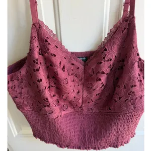 NEW Torrid Women's 2X Mauve Floral Laace Smocked Cami Crop Top thumbnail 3