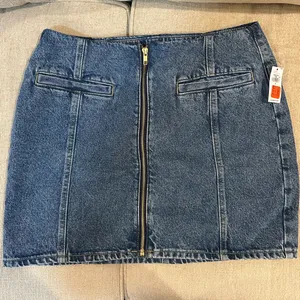 Old Navy Light Blue Denim Zip-Front Skirt thumbnail 2