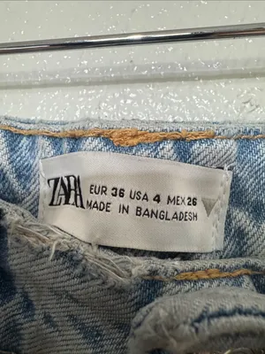 ZARA Light Wash High-Waisted Mom Jeans Tapered Leg - Size 4 (EUR 36) thumbnail 2