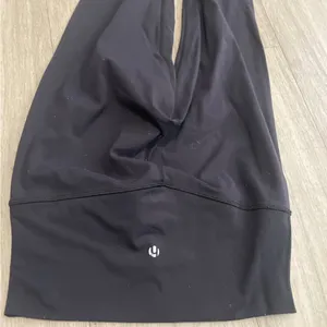 Black High-Waist Performance Leggings thumbnail 2