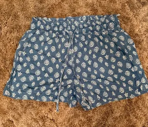 Joie Lyocell Boho Floral Print Pull-On Drawstring Shorts Blue White Paperbag thumbnail 1