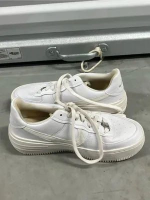 Nike Air Force 1 PLT.AF.ORM size 7 Women’s White Leather Platform Sneakers thumbnail 3