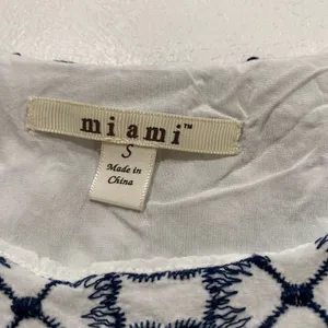 Miami Blue White Embroidered Sleeveless Tank Top Women’s Small thumbnail 3