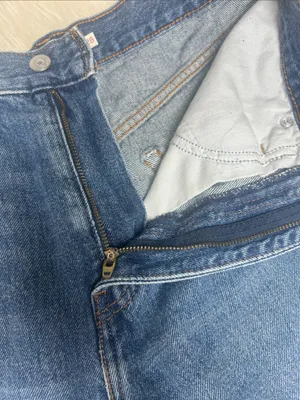 Levi's Shorts Women's Size 28 High Waisted Mom Shorts Frayed Hem Medium Wash thumbnail 7