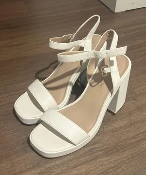 White Chunky Heels Size 7 thumbnail 1