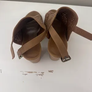Tan and brown sandals #tan #brown thumbnail 3