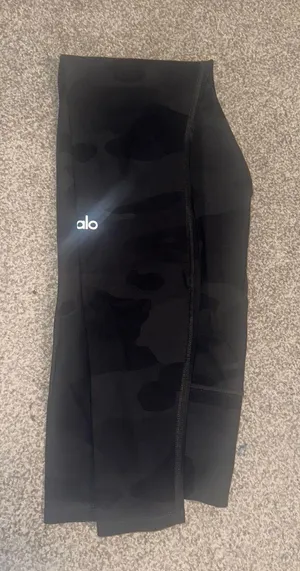 Alo Leggings thumbnail 1
