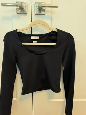 Babaton Balck Long Sleeve Countlur Top from Aritzia thumbnail 2