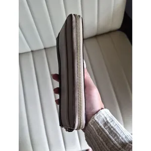 Kate Spade Two-Tone Zip Wallet in Cream and Black thumbnail 5