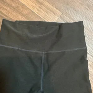 Vuori Daily Legging Black High Rise Drawstring Pocket VW444 Small Activewear thumbnail 2