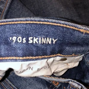 American Eagle 90’s skinny jeans size 4 regular thumbnail 4