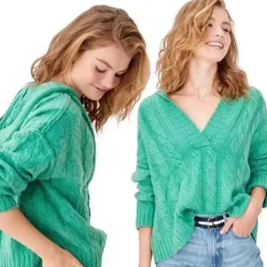 American Eagle cableknit green cropped hooded sweater thumbnail 2
