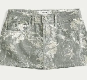 Hollister Curvy Low-Rise Camo Denim Mini Skirt - Olive Camo - Women's Size 4 thumbnail 1