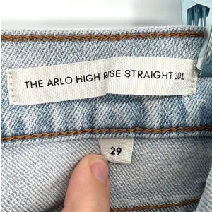 Aritzia Denim Forum The Arlo High Rise Straight Jeans Size 29 Light Wash GUC thumbnail 4