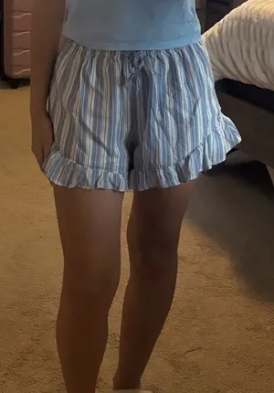 Abercrombie Ruffle Short thumbnail 1