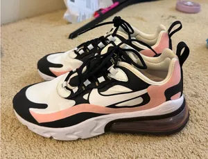 Nike 270 Air Max React Women’s Shoes thumbnail 1