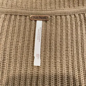 Free People Ribbed Knit V Neck Sweater XS Tan Fitted Cropped Boho thumbnail 4