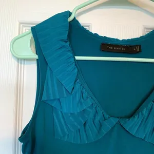 The Limited Women's Size Small Teal Ruffled‎ Neck Sleeveless Top thumbnail 2