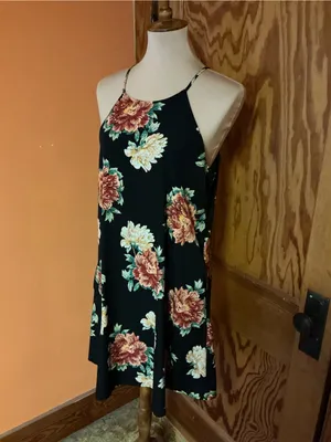 Ecote Entro Black Floral Halter Neck Swing Dress Medium Pockets thumbnail 6