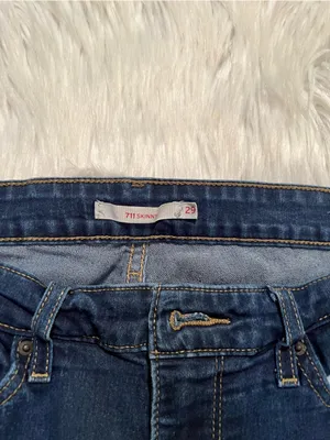 Levi's Women's Size 29 711 Skinny Jean Dark Wash Rinse Mid-Rise Stretch Cotton thumbnail 9