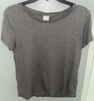 H&M Gray Tee thumbnail 1