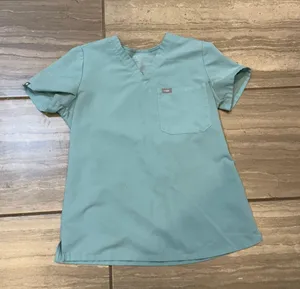 FIGS Sz XS Scrub Top! No Free Shipping:( thumbnail 1