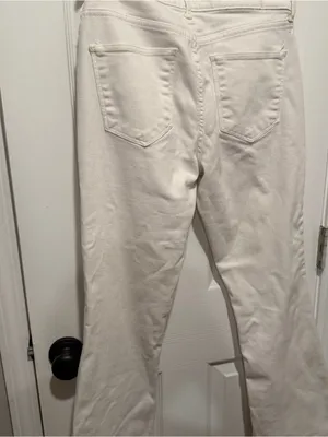 Old Navy Micro Flare White Stretch Jeans Size 8 Mid Rise Bootcut Denim thumbnail 4