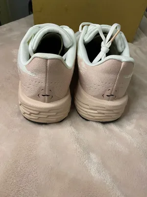 Brooks Women's White & Blush Launch Running Shoes size 7 thumbnail 3