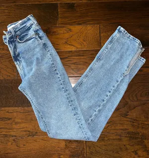 H&M jeans thumbnail 1