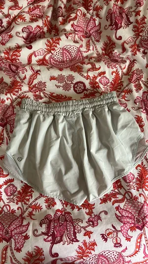Lululemon Hotty Hot 2.5" thumbnail 2