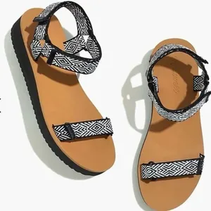 Madewell Black & White Geometric Strap Sandals Size 8.5 Boho Tribal Flat Sandals thumbnail 1