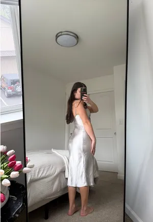 Boutique Satin dress size 2 thumbnail 5