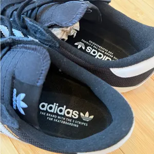 Adidas Nora Sneakers Lace Up Skateboarding Black White Mens 8 Women 9 New in Box thumbnail 6