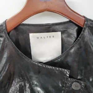 Walter Baker Shirt Womens 8 Black Faux Leather Buttons Asymmetrical Cropped thumbnail 4