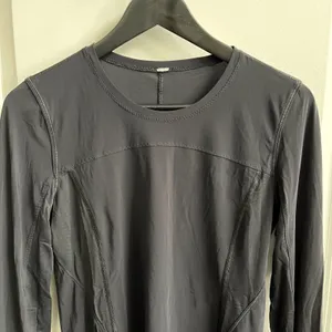 Lululemon Long Sleeve Top Women Black Athleisure Mesh Panel Crew Neck Activewear thumbnail 2