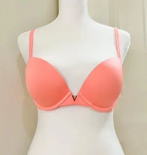 Victoria's Secret Sexy Illusions Push-Up Bra thumbnail 5