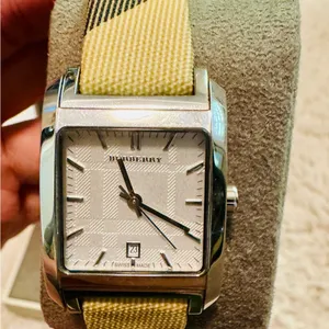 Burberry Black and Cream Watch with Stainless Steel Case thumbnail 6